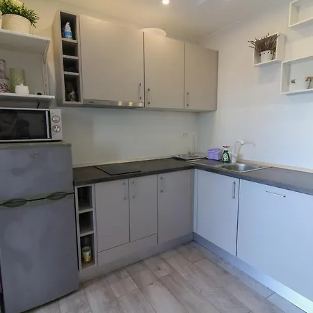 With A Parking Space Tucepi, Makarska - 20886 Apartament
